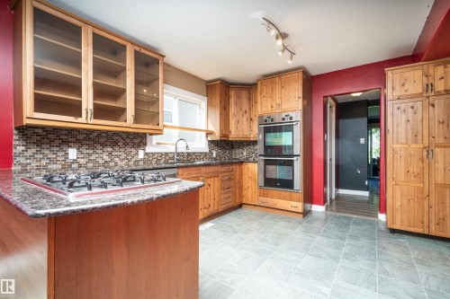 10330 76 Street Nw, Edmonton, AB - Indoor Photo Showing Kitchen