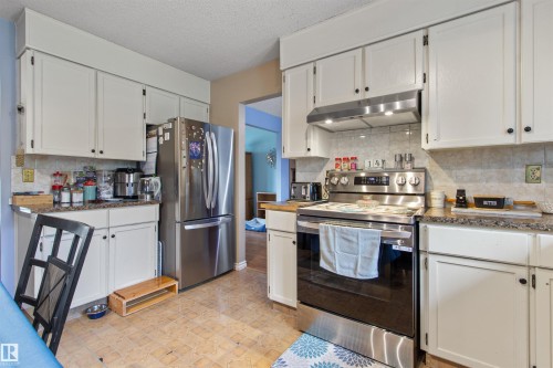 5403 43 Avenue, Drayton Valley, AB - Indoor Photo Showing Kitchen