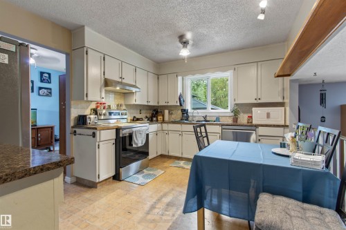 5403 43 Avenue, Drayton Valley, AB - Indoor Photo Showing Kitchen