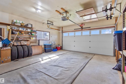 5403 43 Avenue, Drayton Valley, AB - Indoor Photo Showing Garage