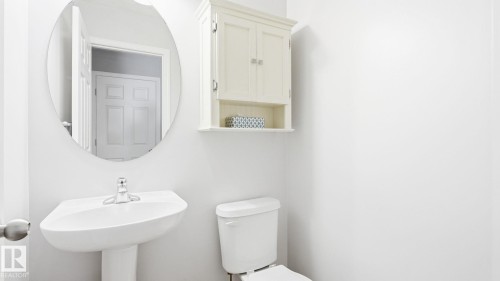 #58 8304 11 Av Sw, Edmonton, AB - Indoor Photo Showing Bathroom
