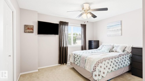 #58 8304 11 Av Sw, Edmonton, AB - Indoor Photo Showing Bedroom