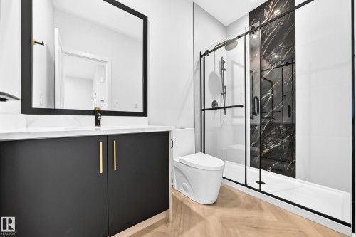 55 Meadowgrove Lane, Spruce Grove, AB - Indoor Photo Showing Bathroom