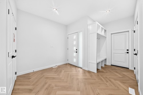 55 Meadowgrove Lane, Spruce Grove, AB - Indoor Photo Showing Other Room