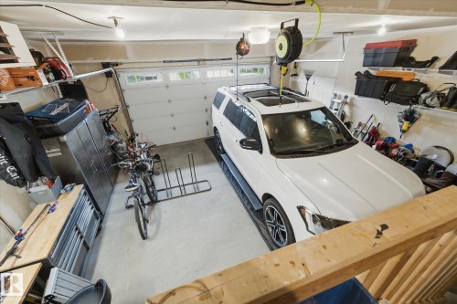 182 Woodhill Lane, Fort Saskatchewan, AB - Indoor Photo Showing Garage