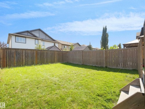 Expansive green space with wood fencing - 17127 126 Street Nw, Edmonton, AB - Outdoor