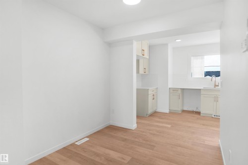 1423 9 Street Nw, Edmonton, AB - Indoor