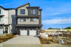 1423 9 Street NW  Edmonton, AB T6T 2N8