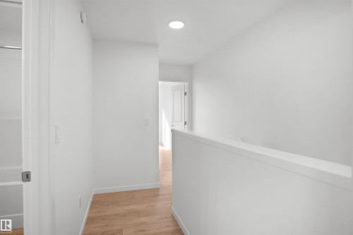 1423 9 Street Nw, Edmonton, AB - Indoor Photo Showing Other Room