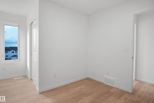 1423 9 Street Nw, Edmonton, AB - Indoor Photo Showing Other Room