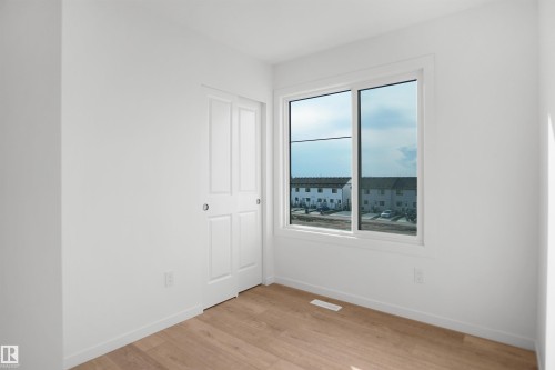 1423 9 Street Nw, Edmonton, AB - Indoor Photo Showing Other Room