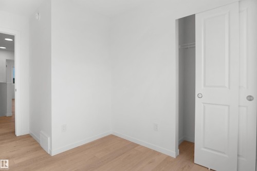 1423 9 Street Nw, Edmonton, AB - Indoor Photo Showing Other Room