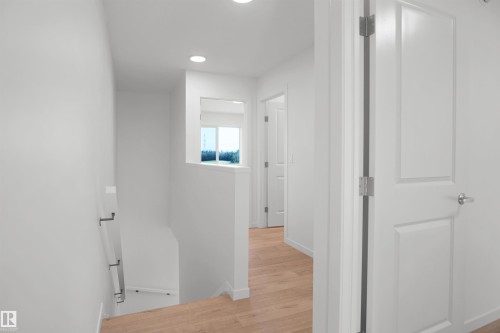 1423 9 Street Nw, Edmonton, AB - Indoor Photo Showing Other Room