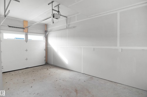 1423 9 Street Nw, Edmonton, AB - Indoor Photo Showing Garage