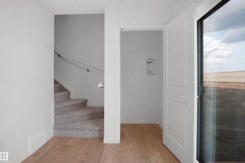 1423 9 Street Nw, Edmonton, AB - Indoor Photo Showing Other Room