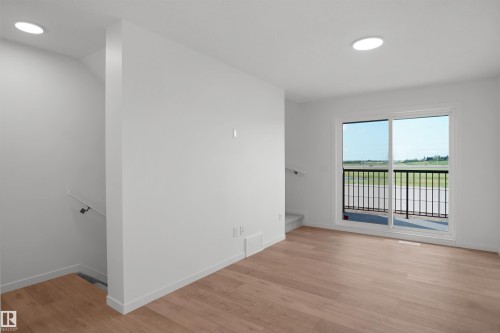 1423 9 Street Nw, Edmonton, AB - Indoor Photo Showing Other Room