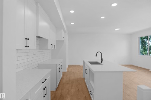 #33 19904 31 Av Nw, Edmonton, AB - Indoor Photo Showing Kitchen
