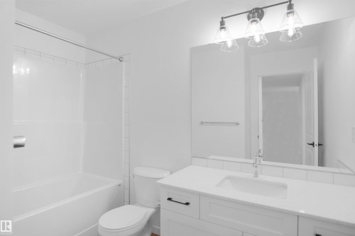 #33 19904 31 Av Nw, Edmonton, AB - Indoor Photo Showing Bathroom
