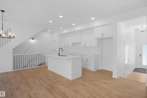 #33 19904 31 Av Nw, Edmonton, AB - Indoor Photo Showing Kitchen