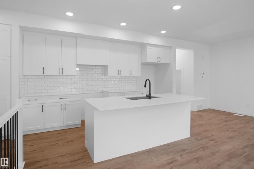 #33 19904 31 Av Nw, Edmonton, AB - Indoor Photo Showing Kitchen With Upgraded Kitchen
