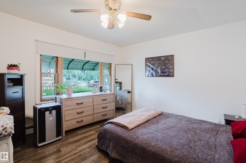 8759 78 Avenue Nw, Edmonton, AB - Indoor Photo Showing Bedroom