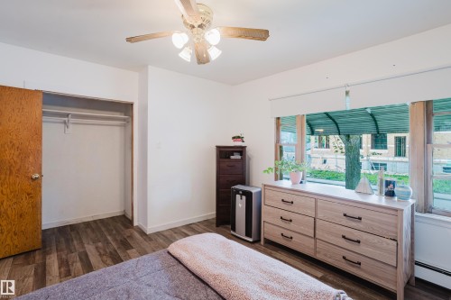 8759 78 Avenue Nw, Edmonton, AB - Indoor Photo Showing Bedroom