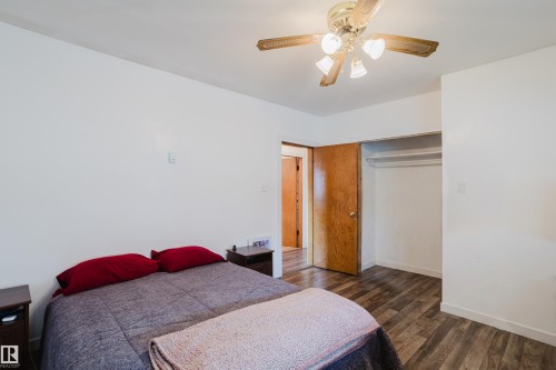 8759 78 Avenue Nw, Edmonton, AB - Indoor Photo Showing Bedroom