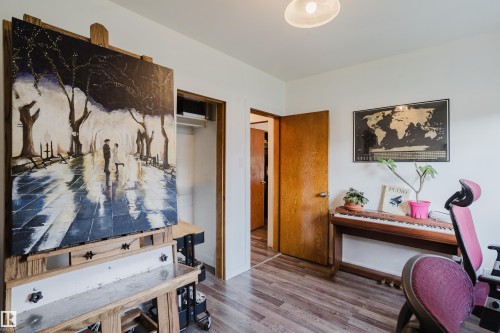 8759 78 Avenue Nw, Edmonton, AB - Indoor