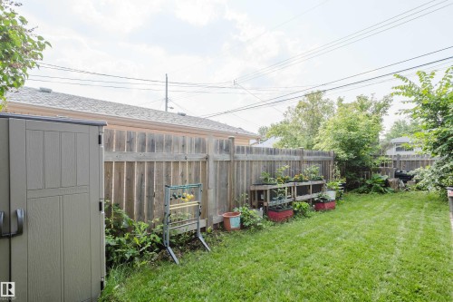 8759 78 Avenue Nw, Edmonton, AB - Outdoor