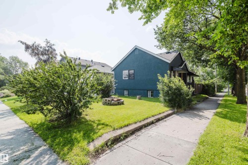 8759 78 Avenue Nw, Edmonton, AB - Outdoor