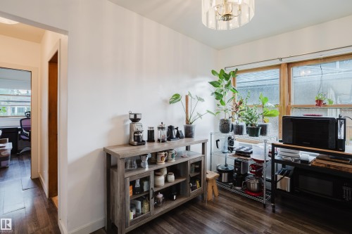 8759 78 Avenue Nw, Edmonton, AB - Indoor