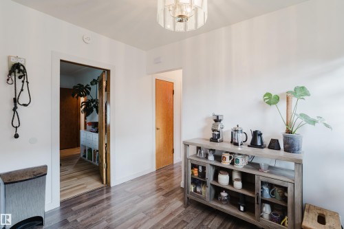 8759 78 Avenue Nw, Edmonton, AB - Indoor
