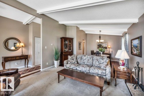 72 Ekota Crescent Nw, Edmonton, AB - Indoor Photo Showing Living Room