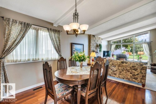 72 Ekota Crescent Nw, Edmonton, AB - Indoor Photo Showing Dining Room
