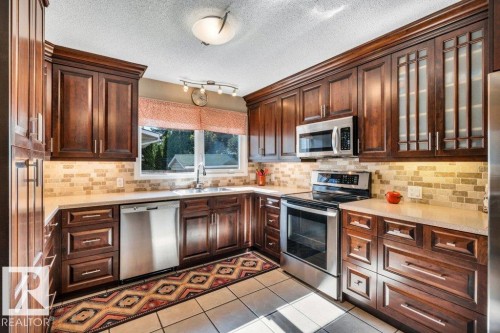 72 Ekota Crescent Nw, Edmonton, AB - Indoor Photo Showing Kitchen With Double Sink