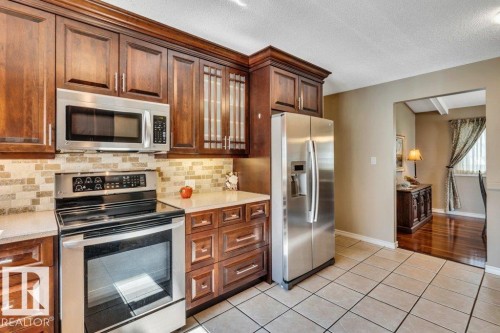 72 Ekota Crescent Nw, Edmonton, AB - Indoor Photo Showing Kitchen