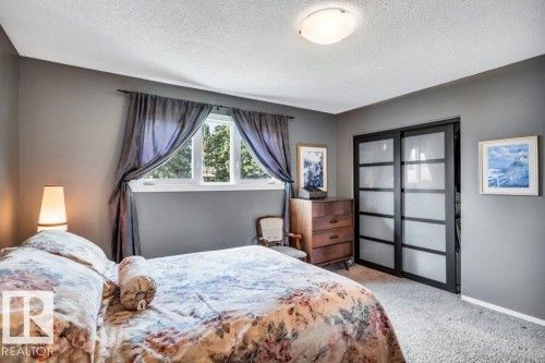 72 Ekota Crescent Nw, Edmonton, AB - Indoor Photo Showing Bedroom