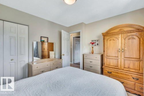 72 Ekota Crescent Nw, Edmonton, AB - Indoor Photo Showing Bedroom