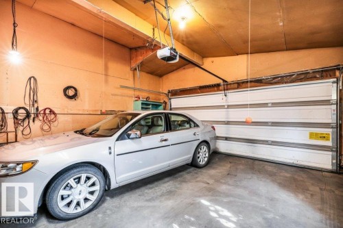 72 Ekota Crescent Nw, Edmonton, AB - Indoor Photo Showing Garage