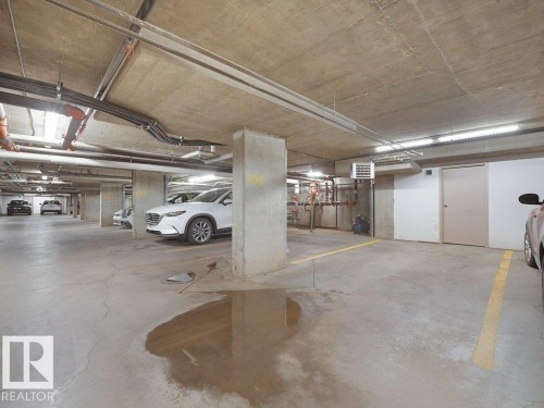 #307 5370 Chappelle Rd Sw, Edmonton, AB - Indoor Photo Showing Garage