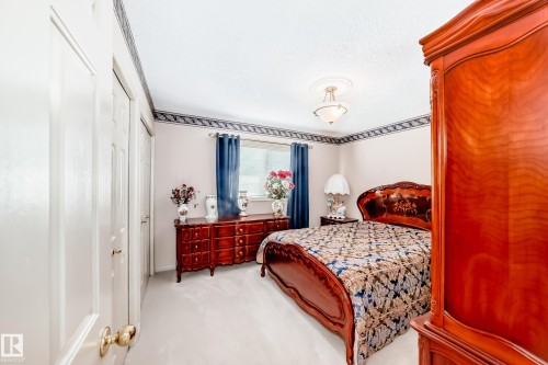 17416 53 Avenue Nw, Edmonton, AB - Indoor Photo Showing Bedroom