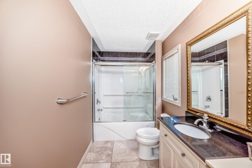17416 53 Avenue Nw, Edmonton, AB - Indoor Photo Showing Bathroom