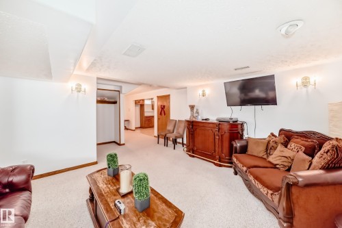 17416 53 Avenue Nw, Edmonton, AB - Indoor Photo Showing Living Room