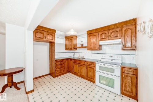 17416 53 Avenue Nw, Edmonton, AB - Indoor Photo Showing Kitchen