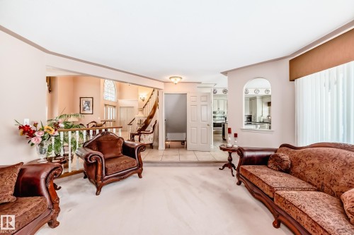 17416 53 Avenue Nw, Edmonton, AB - Indoor Photo Showing Living Room