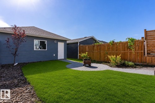 16635 30 Avenue Sw, Edmonton, AB - Outdoor