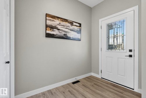 16635 30 Avenue Sw, Edmonton, AB - Indoor Photo Showing Other Room