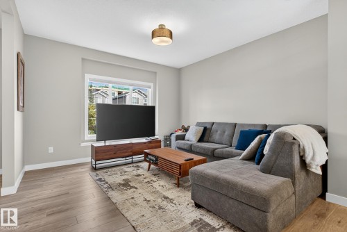 16635 30 Avenue Sw, Edmonton, AB - Indoor Photo Showing Living Room