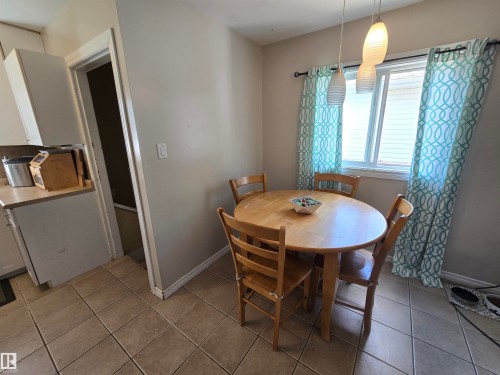 4033 117 Avenue Nw, Edmonton, AB - Indoor Photo Showing Dining Room