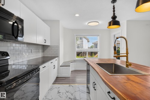 1315 Westerra Drive, Stony Plain, AB - Indoor Photo Showing Kitchen